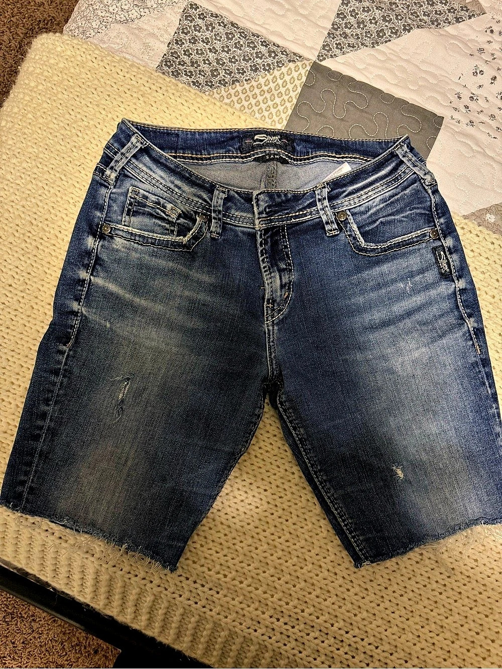 Silver Jeans Co. Sam Mid-Rise Boyfriend Denim Shorts. Blue